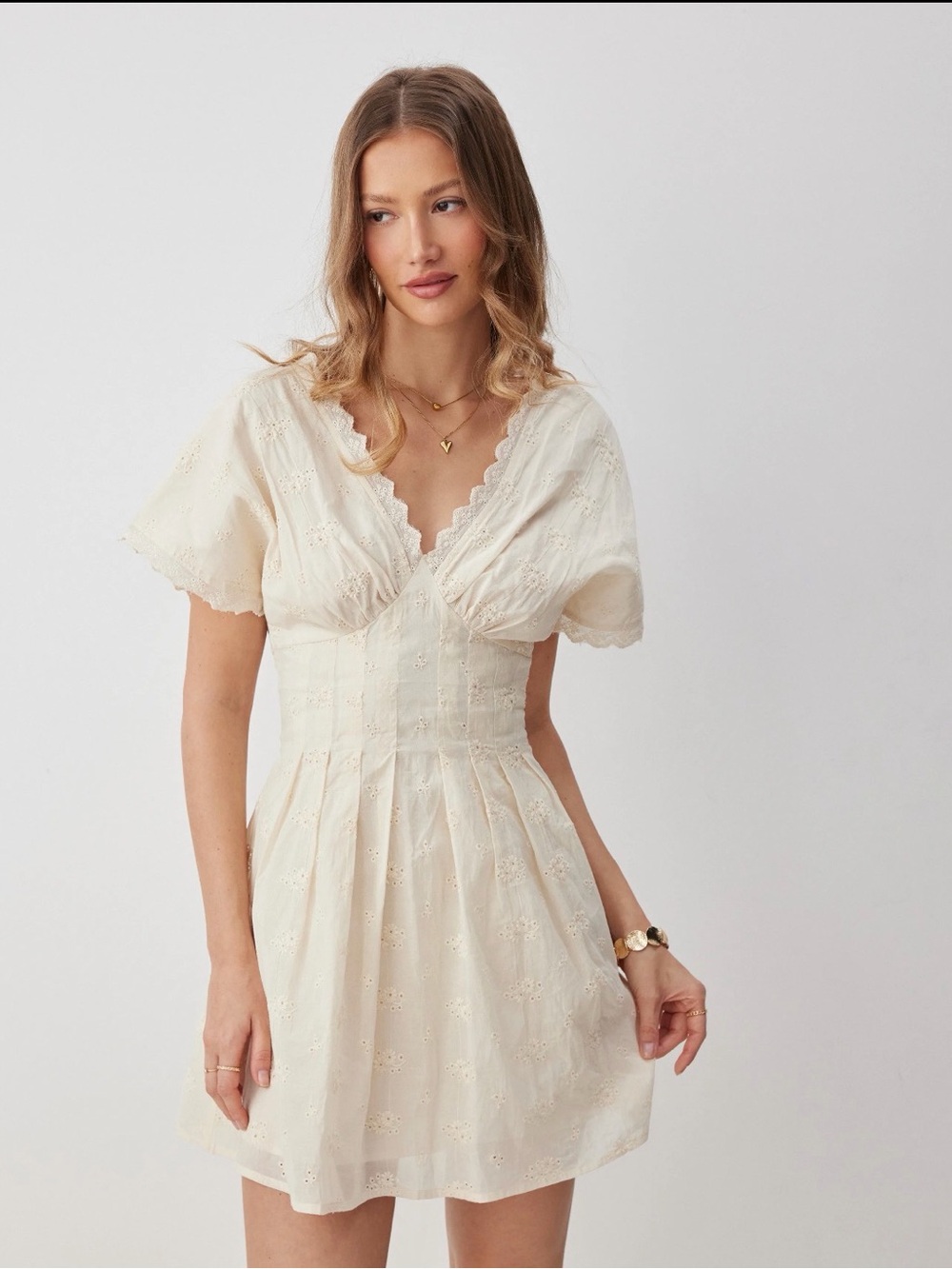 CIDER’s COTTON V-NECK BATWING SLEEVE EYELET
FLARED MINI DRESS I-0342 - Picture 4 of 16